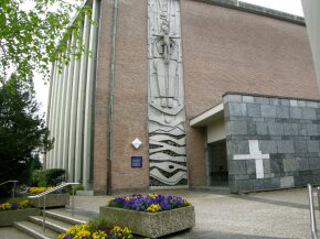 Das Bild zeigt einen Ausschnitt des Kirchengebäudes St. Marien in Bergedorf.